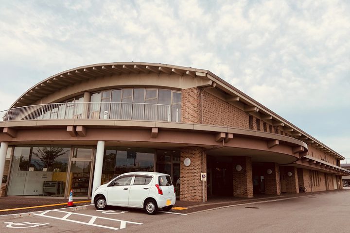 射水市中央図書館 Imizu City Library